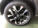 【アルミホイール】純正のアルミホイールがついてます!足元が引き立ち、車の印象がより良くなります!
