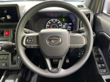 インテリアに合わせたデザインのステアリングは、運転される方のことも考え、運転しやすい形状、大きさです。是非一度、実際に触ってお確かめください。