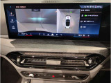 【バックモニター】&rdquo;R&rdquo;レンジにシフトチェンジして頂くとバックカメラとセンサーが起動し駐停車時の運転をサポートします。