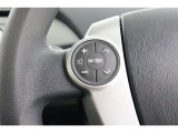 ステアリングスイッチ付きで手元でオーディオの音量調整などが出来ます!