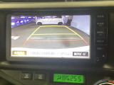 バックモニター付きで、車庫入れやバック時の後方確認をサポート。