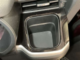 運転席側のカップホルダーです。