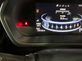 視認性に優れたメーターを採用しており、走行中でも車速や情報が分かりやすく表示されます。運転時の視線移動をむりのない範囲に抑え、快適で安心感のあるドライブをサポートします。