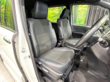 運転席シート廻りは使用感も少なく、良好な状態となっています。丁寧に使われていたことがよくわかりますね。