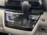 操作が簡単なシフトレバーですのでストレスなく運転が出来ますよ!