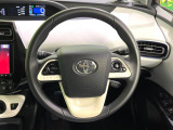 【純正革巻きステアリング】上質な革を使用することで、手にしっかり馴染みとても運転しやすいハンドルです♪
