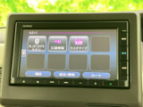 Bluetooth Audioや交通情報、カスタマイズなどの項目が表示され、使いたい機能を画面から選べます。目的に応じてメニューを確認しやすい構成です。