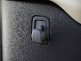 【フック】買い物袋やゴミ袋をひっかけるのに便利です。お近くのホンダカーズ総社までお越しください。