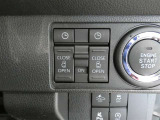 両側パワースライドドア付きだから、狭い駐車スペースなどでの 乗り降りラクラク!小さなお子さまのいるご家庭には嬉しい装備。