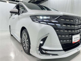 フォグランプ装着車です。暗い夜道の車両前方を明るく照らします