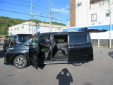 5ドアーで乗り降り荷物の出し入れ助かります。