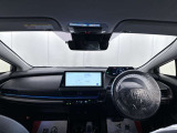 落ち着いたカラーの内装で、ゆったりと運転したい方に。