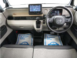 運転にかかわる様々な操作を安全に行えるように視点移動が少なく、操作性に配慮されたスイッチ類が凝縮されたコクピットです。