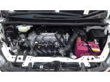 認定中古車は、エンジンルームもきれいに洗浄されています。