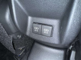 充電用USB端子付き。スマートフォンなどの充電に便利です。