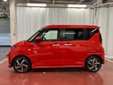 【スマートアシスト搭載車】 衝突回避支援ブレーキ機能(対車両・歩行者)、衝突警報機能(対車両・対歩行者)、誤発信抑制制御機能などの機能で安全な運転をサポートします。