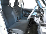 運転席まわりです。実際に座ってみて乗り心地を体感してみて下さい。