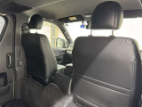 運転席後ろ側です。