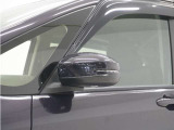 ◆ドアミラーウインカー◆ドアミラーにウインカーを装備しています。対向車に自身の進行方向を合図し安全に運転できます。