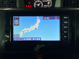 ディスプレイオーディオやカーナビは、現代のドライブにおいて欠かせない装備のひとつです。初めての場所でも迷いにくく、快適なルート案内で運転をサポートします。移動中のエンターテインメント性も高まります。