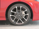 R7年式夏タイヤ225/40R18ダンロップ製です。