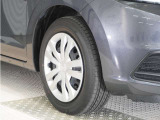 ◆純正ホイール装着車◆シンプルなデザインのホイールキャップ付きです。