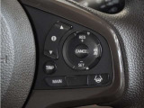 ◆アダプティブクルーズコントロール◆予め設定した車速内でクルマが自動的に加減速。前走車との適切な車間距離を維持しながら追従走行します。【LKAS】車線維持支援システムでステアリング操作を支援。