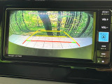 【バックカメラ】駐車時に後方がリアルタイム映像で確認できます。大型商業施設や立体駐車場での駐車時や、夜間のバック時に大活躍!運転スキルに関わらず、今や必須となった装備のひとつです!