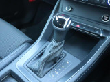 Audi正規ディーラーが高品質をお約束。高度な訓練・教育を受けたAudi専任メカニックが、100項目にもおよぶ精密な点検を実施いたします。すべてをクリアしたAudi車だけが、あなたのお手元に届けられるのです。