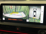 【パノラミックビューモニター】専用のカメラにより、上から見下ろしたような視点で360度クルマの周囲を確認することができます☆死角部分も確認しやすく、狭い場所での切り返しや駐車もスムーズに行えます。