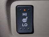 運転席と助手席には、【シートヒーター】が装備されています。温度調整も切り替えができお好みの設定で快適なドライブを楽しめます。腰から下が暖まると、暖房よりも体があったまりますよ。