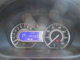 運転席のスピードメーターになります。明るく見やすく安全快適なドライブを楽しめます。