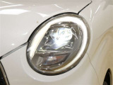 LEDヘッドライトです。デザイン性がよくとても明るいので、夜間の走行や悪天候でも安心です。しかも長寿命!