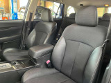 助手席も運転席同様に広く過ごしやすくなってます。