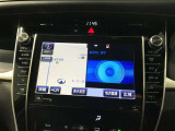 純正ナビを装備。タッチパネル式で使いやすく、お出かけもラクラクです。