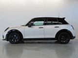 MINIオーナーのために設計されたオリジナルのMINI自動車保険がございます。車のことは全ておまかせください。