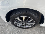 車体にぴったりの純正ホイールです。