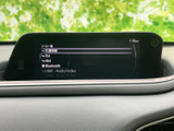 FM・AMラジオやBluetoothなど、複数の音源を画面から選択できます。利用したい項目を一覧で見比べやすく、普段の移動時間に合わせて音源を切り替えられます。