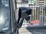 狭い駐車場でも安心。スイッチ操作だけでドアミラーの格納展開が可能。電動格納式リモコンドアミラー!