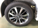【アルミホイール】純正のアルミホイールがついてます!足元が引き立ち、車の印象がより良くなります!