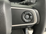 【アダプティブクルーズコントロール】長距離の運転が快適に♪設定した車速を上限に前方の車両との距離をキープ!ハンドルのスイッチで操作できるため、アクセルやブレーキでの疲れを軽減します☆