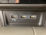 ソケット類も充実☆対応のケーブルがあれば車内でスマホなどの充電が可能です☆