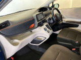 すっきりとしたデザインの内装は、さすがトヨタ車の上品さを感じます。