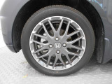 純正アルミホイールです。足元が引き立つので、車全体のイメージがアップします!