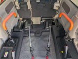 手摺りです。車いす使用者が立ち上がる際等に使用します。