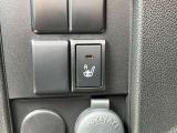 冬場に嬉しいシートヒーター付きです。運転席に搭載されています。