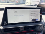 ラジオの受信局や選局項目が画面に並び、聴きたい放送を探しやすい表示です。選局操作も画面上で行え、車内で音楽や番組を楽しめます。