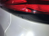 パワーバックドアスイッチです。荷物の出し入れがしやすい優れものです!スイッチひとつで重いバックドアが締まります!日用品の大量買い出しにも大活躍します!