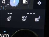 ステアリングヒーターと前席にシートヒーター&シートベンチレーションを装備しております。
