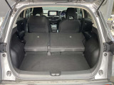 すべて倒していただけるとさらに容量が増え大型荷物でもらくらく載せることが出来るのでいざというときにとても便利です。
